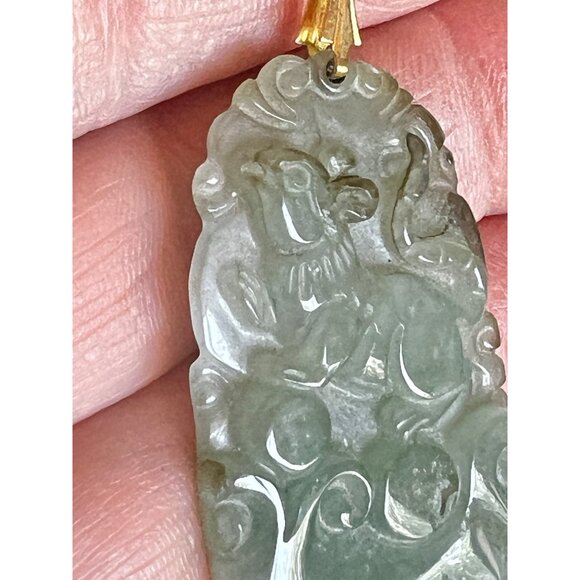 Hand-Carved Green Jade Rat Pendant Necklace With 23" Chain - Picture 4 of 11
